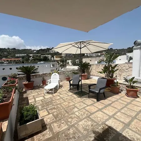 La Casa Di Andrea Tatil Evi *